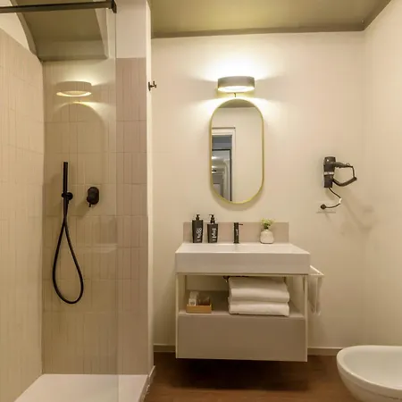 Urban Garden לינה וארוחת בוקר 4*